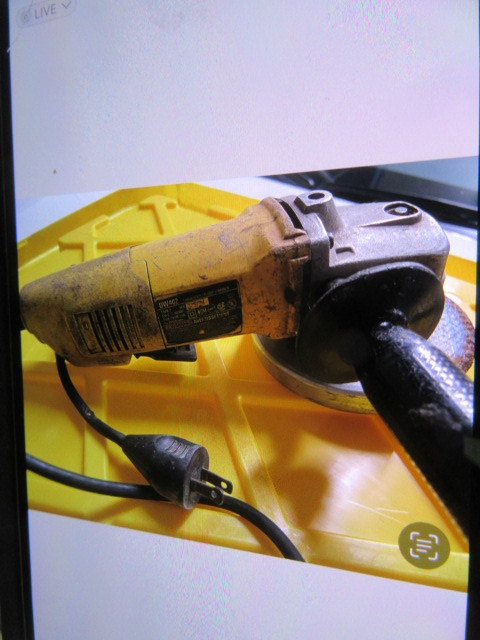 DEWALT DW 402 ANGLE GRINDER & BLACK & DECKER  7 1/4"CIRCULAR SAW in Power Tools in Saskatoon - Image 4