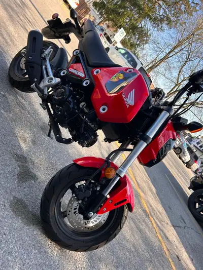 Honda GROM for sale Completely OEM other than a Metabots decal nothing changed from new. minor scrat...
