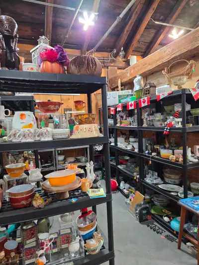 BIG antique n vintage COLLECTABLES and TREASURES for sale INDOOR, View more