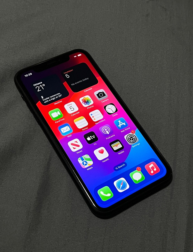 Used iPhone XR 64Gb - great condition and battery in Cell Phones in Mississauga / Peel Region - Image 2