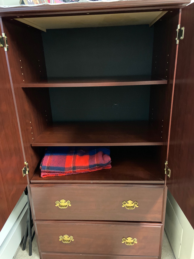 Burgandy Dresser  in Dressers & Wardrobes in Winnipeg - Image 2