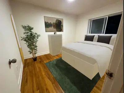 1 bedroom apartment - August Spacious unit Includes heat, water, hot water, 1 parking, wifi Unit is...