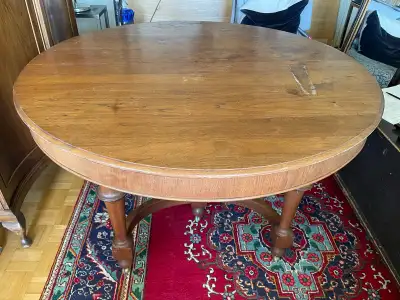 - LARGE ROUND DINING TABLE - POSSIBLEY VICTORIAN OR LOUIS PHILIPPE STYLE - MANUFACTURED BY THE BEAVE...