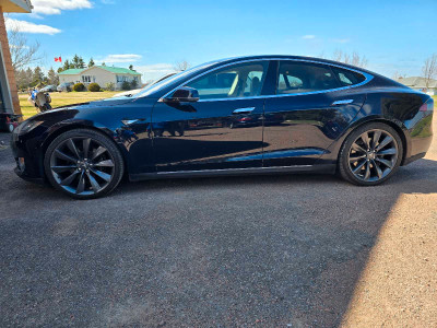 2015 Tesla Model S 85D lifetime supere charging