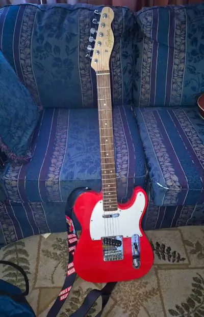 Fender Squire Affinity Telecaster Fiesta Red, View more