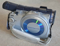 Sony DCR-DVD100 Handycam - Good cosmetic condition for parts