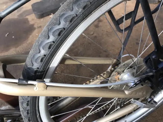 END OF SEASON SALE GIANT SEDONA LX BIKE in Road in Edmonton - Image 5