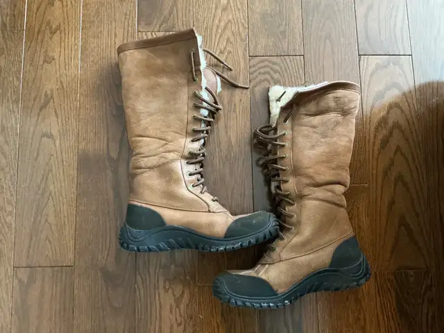 UGG Adirondack Tall Boots - size 8 in Women's - Shoes in Markham / York Region - Image 6