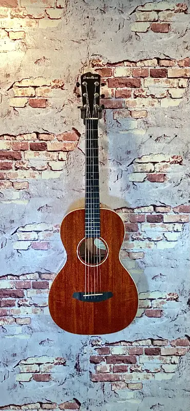 Breedlove Frontier Parlor E 2017 in Guitars in Oakville / Halton Region - Image 2