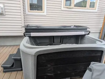 Innovaspa Stream Hot Tub- NEVER USED, View more