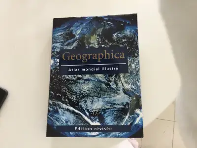LIVRE DE COLLECTION GEOGRAPHICA ATLAS MONDIAL ILLUSTRÉ 615 PAGES AU MOIN 2215 PHOTOS TOUT NEUF