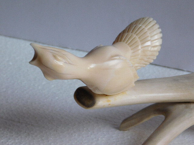 Vintage Inuit ivory carving "Bird on Branch" by Inuit artist in Arts & Collectibles in City of Toronto - Image 3