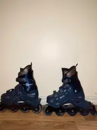 Selling 2 pairs of rollerblades