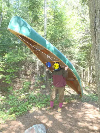 It's a modified 16' Bluewater Prospector. The skid plates and thwart were professionally installed b...