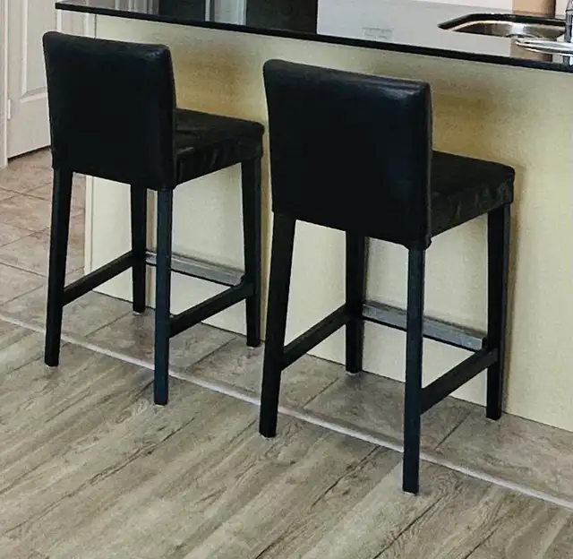 2 Wooden leather Bar Stools in Chairs & Recliners in City of Toronto - Image 3
