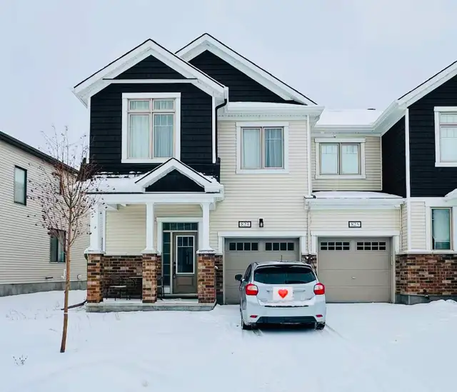 Half Moon Bay End Unit 4-bedroom townhouse for rent