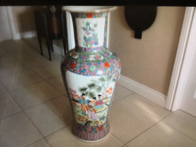 Large vase dans Décoration intérieure et accessoires  à Ville de Montréal - Image 2