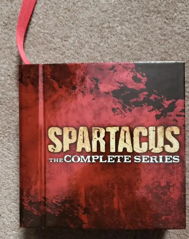 SPARTACUS COMPLETE SERIES LIMITED EDITION BLU RAY DVD + FIGURINE in CDs, DVDs & Blu-ray in Laval / North Shore - Image 4