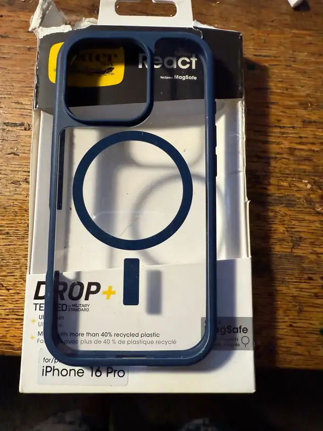 OTTERBOX iPhone 16 Pro  Defender Series phone Case - Black in Cell Phone Accessories in Barrie - Image 8
