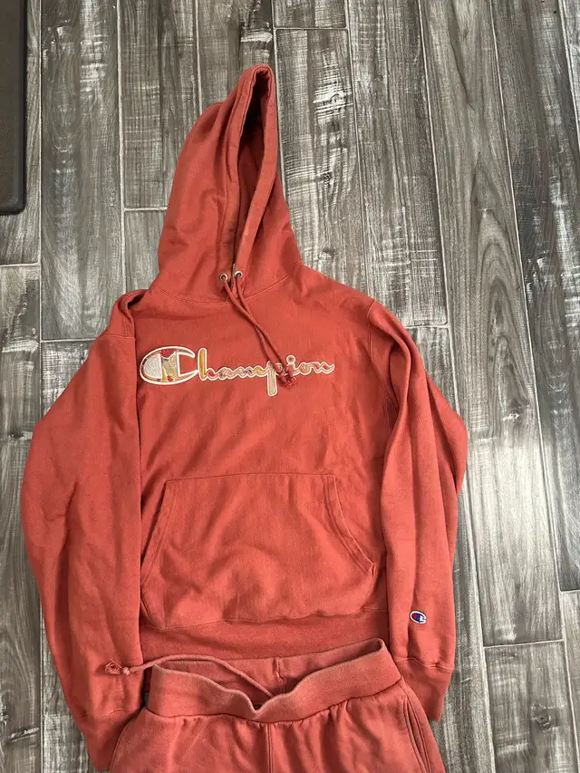 Mens Medium Championship Sweater and Shorts  in Men's in Mississauga / Peel Region - Image 4