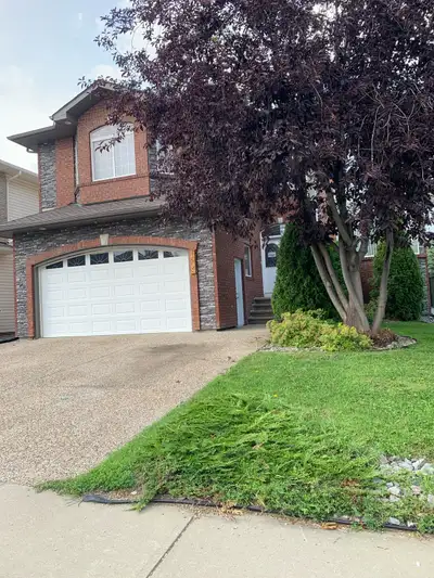 7 BEDROOMS 5 FULL BATHROOMS HOUSE FOR RENT NOV1ST IN LEWIS ESTATE WESTEND EDMONTON 5 MINUTES AWAY FR...