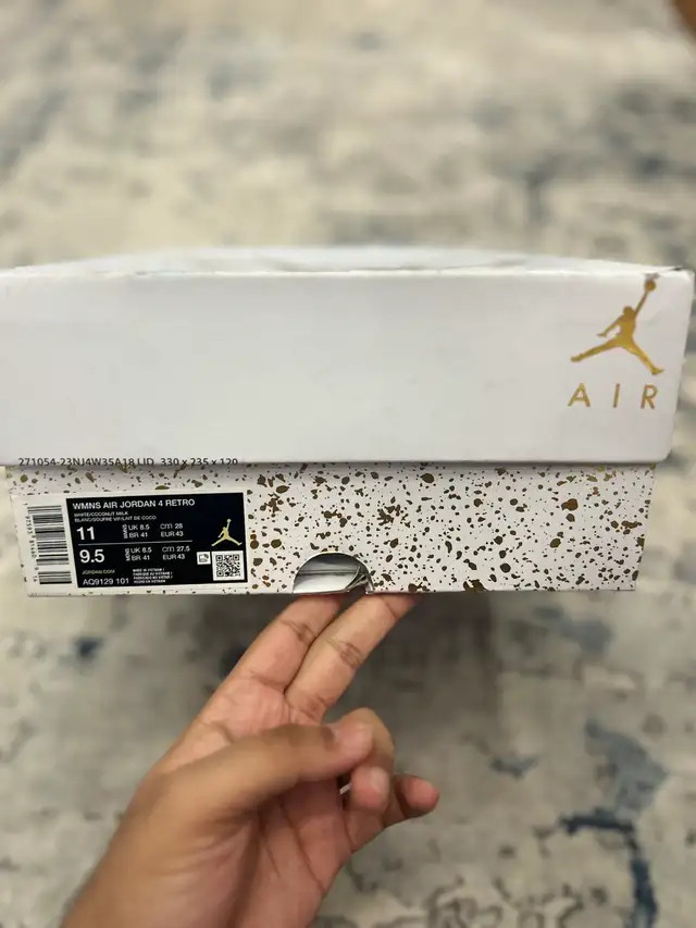 Jordan 4 Vivid Sulfur in Men's Shoes in Mississauga / Peel Region - Image 8