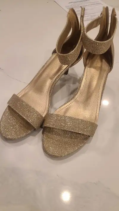 Dream Pairs Heels, View more