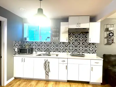 This charming, move-in-ready one bedroom basement apartment features a bright, clean kitchen with mo...