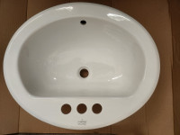 American Standard White Bathroom Sink. 494P432 19 5/8x17 1/4"