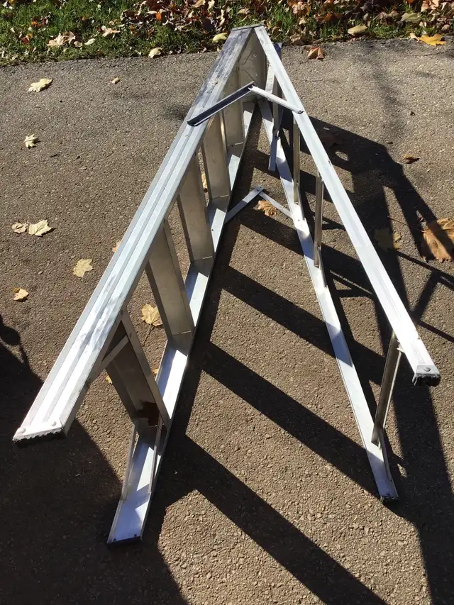 Aluminum step ladder 6 Feet grade II-225 lb capacity in Ladders & Scaffolding in Oakville / Halton Region - Image 3