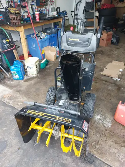Snowblower Poulan Pro 6hp/24 Auger, View more