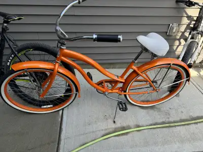 Old school, cruising bike, View more