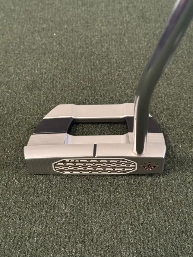Scotty Cameron Fastback Putter in Golf in Markham / York Region - Image 3