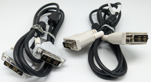 DVI Cable M-M DVI-D 5ft Long Cord 18-Pin Single Link. Câble 1.5M dans Câbles et connecteurs  à Ville de Montréal