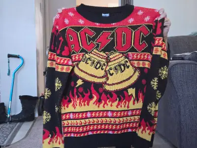 Sweater in mint condition. Comes from a bug-free, smoke-free home with cats. Available for pickup in...