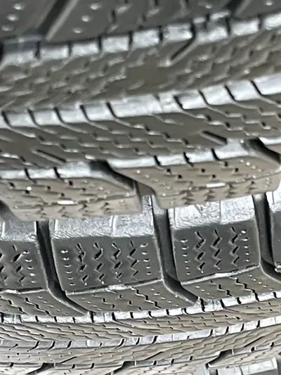 Set of four Excellent Michline Defenders all season tires with rims for sale. The tire number is 215...