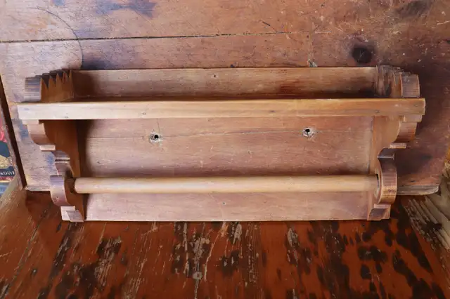 Vintage Wooden Shelf in Arts & Collectibles in London - Image 2