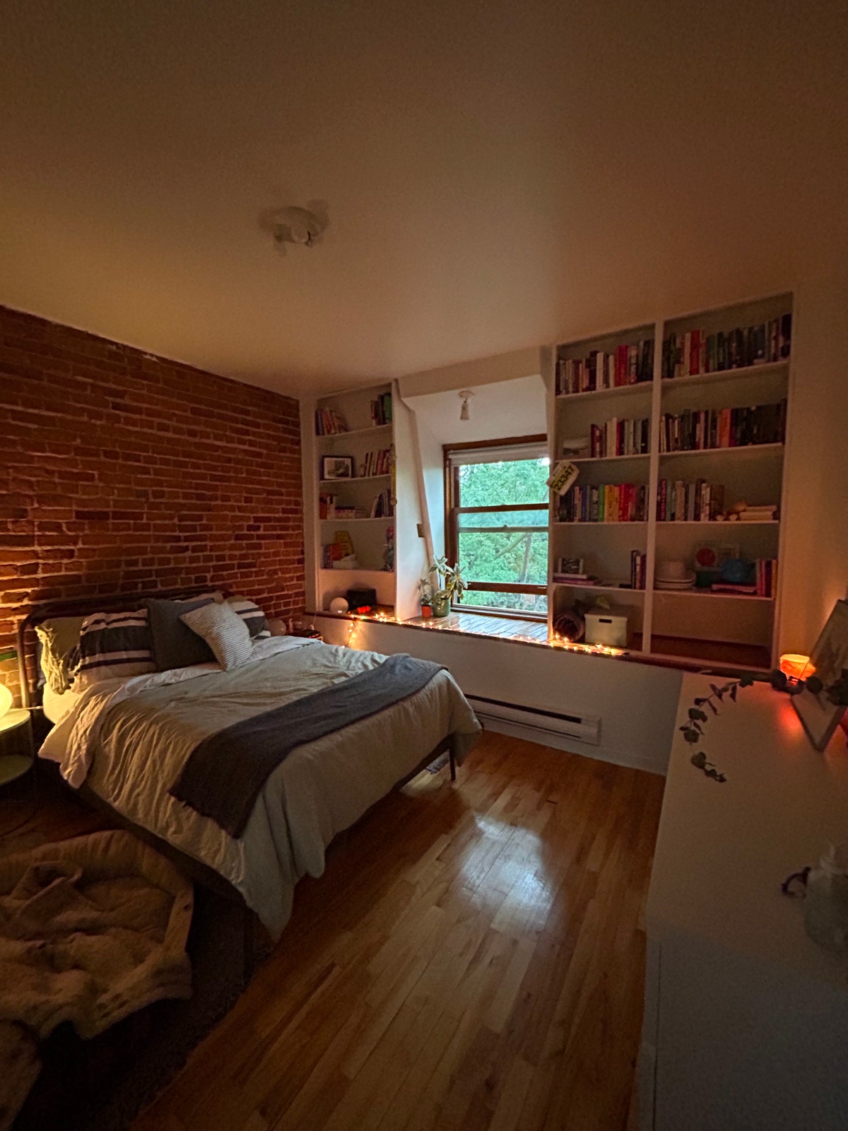 Beautiful 2-bedroom Plateau apartment lease transfer — photo 2