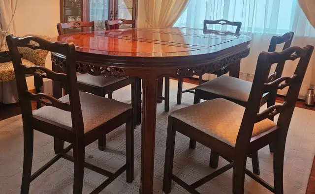 Rosewood Extending Dining Table in Dining Tables & Sets in Cape Breton - Image 2