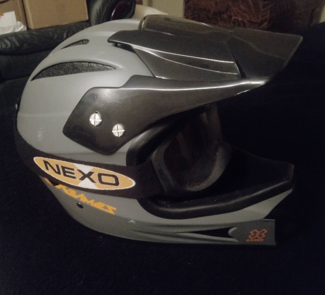 Full Face BMX MTB Mountain Bike Bicycle Helmet, size M in Clothing, Shoes & Accessories in Bridgewater