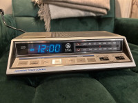 Vintage GE Clock Radio - RARE