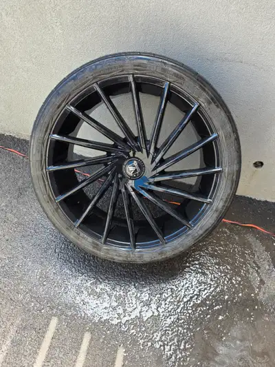4 mags Asanti Black Label Matar 24" . 9" de large. Bolt Pattern 6x135 . Fait sur Ford Et Lincoln . P...