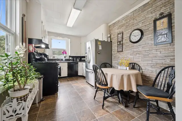 Charming Home in Fergus63417638046339123