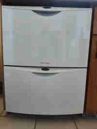 Fisher Paykel dishwasher / laveuse Vasellei