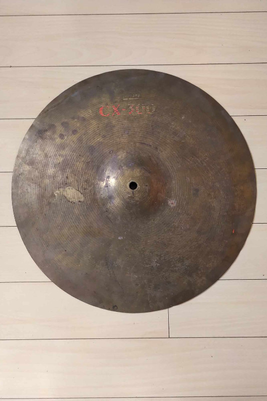 16 inch Crash Cymbal Pearl  Located in Shediac < in Drums & Percussion in Moncton
