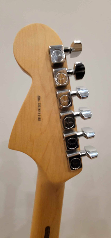 Fender Jaguar USA Antique dans Guitares  à Ouest de l’Île - Image 4