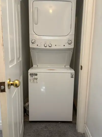 Clean, bright, and spacious room in a friendly shared home. Ideal for a female student, recent gradu...