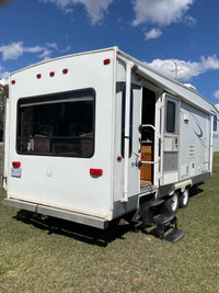 2012 5th wheel trailer. Half ton towable