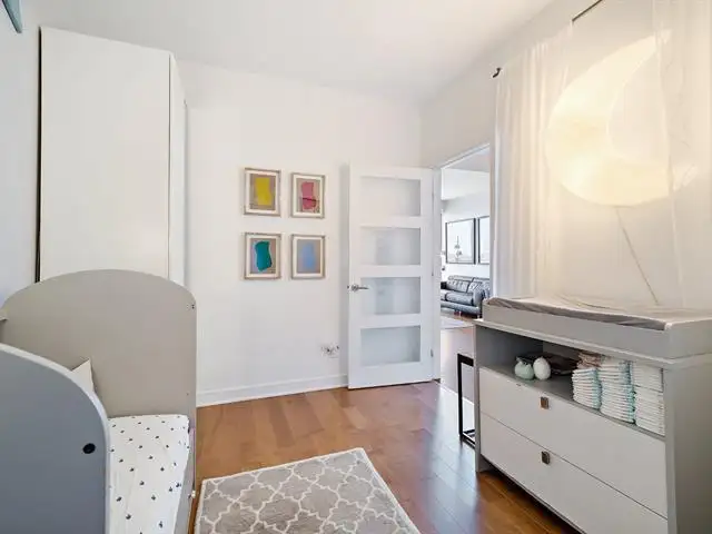 Magnifique 3 ½ + DEN Iles des Soeurs deux pas du REM $2450 in Long Term Rentals in City of Montréal - Image 7