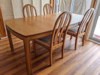 REDUCED! Vintage solid oak dining table & chairs- gorgeous!